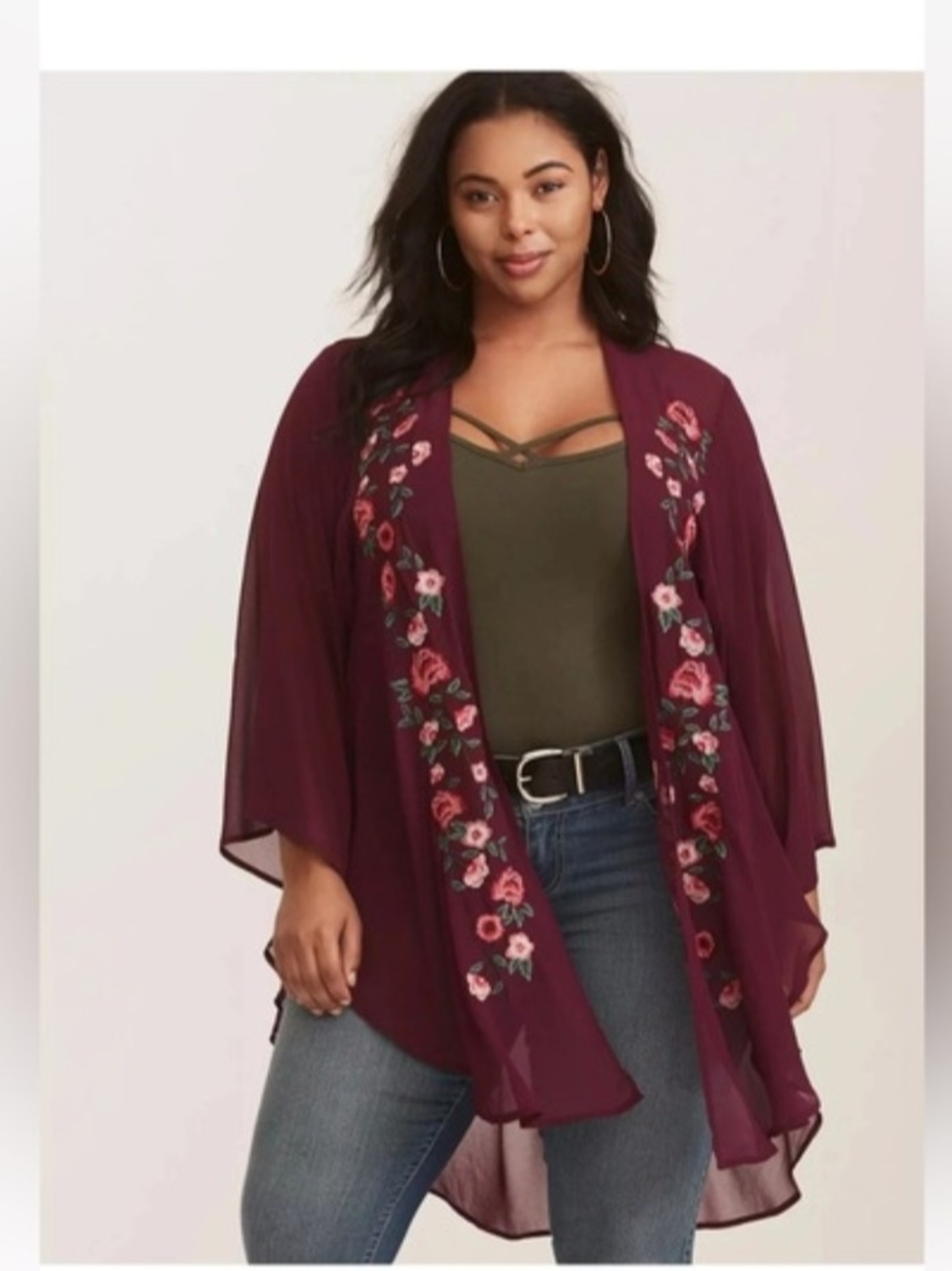 ~Torrid Floral Embroidered Kimono 00/0 Excellent Condition Open front will fit l
